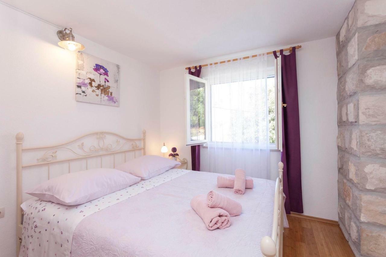 Holiday Home Lavanda Grubisic Tučepi エクステリア 写真