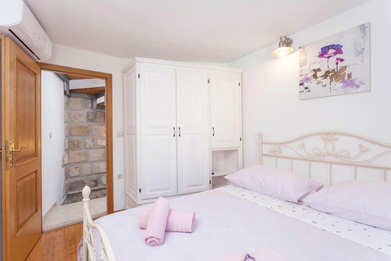 Holiday Home Lavanda Grubisic Tučepi エクステリア 写真