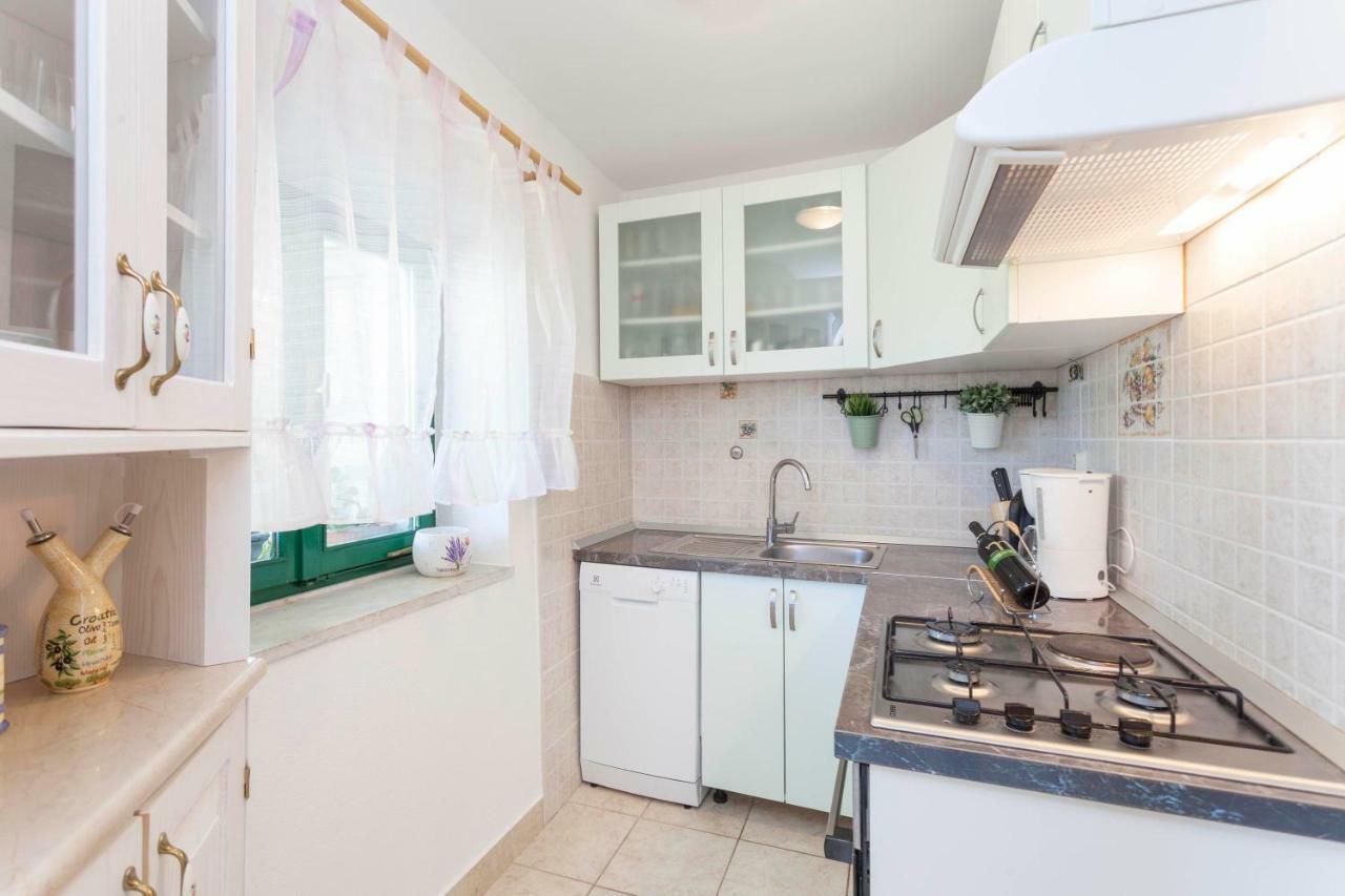 Holiday Home Lavanda Grubisic Tučepi エクステリア 写真