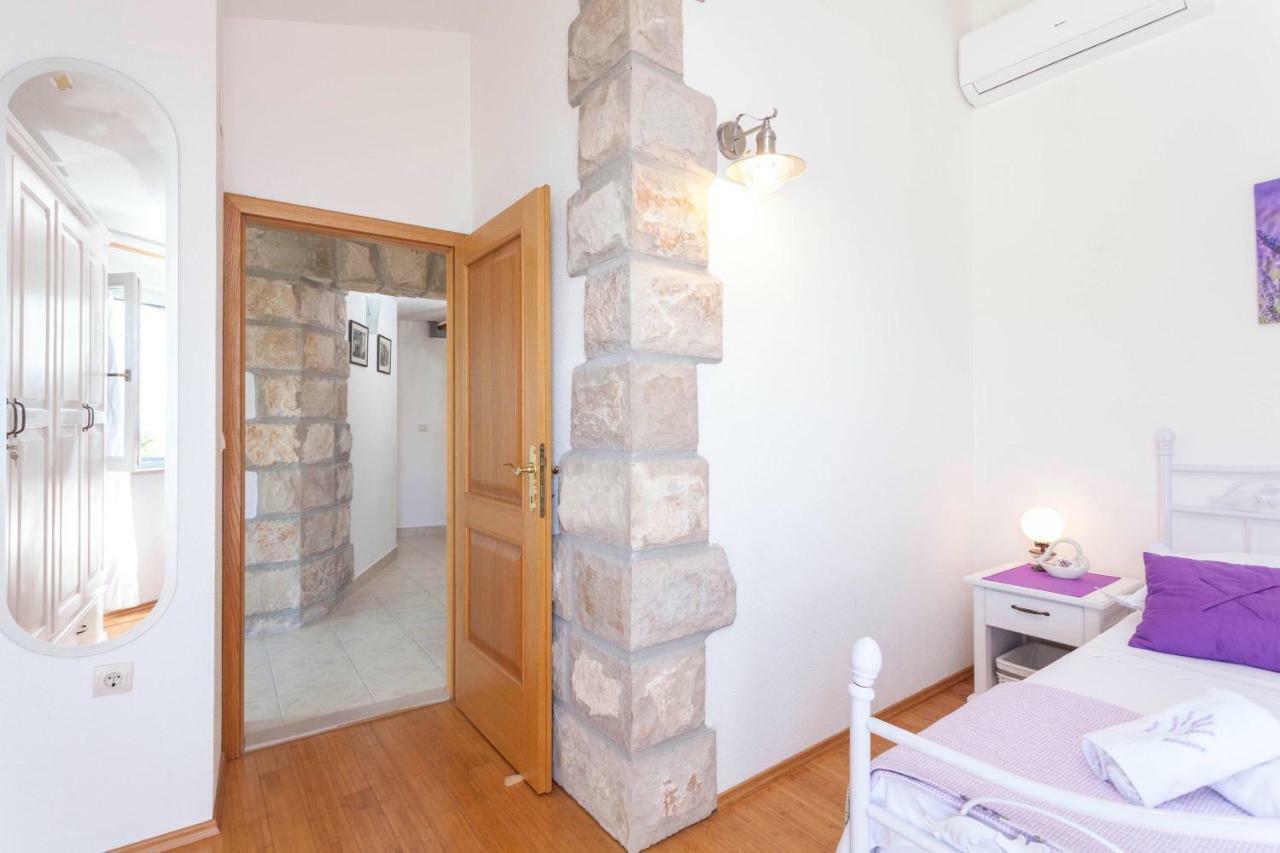Holiday Home Lavanda Grubisic Tučepi エクステリア 写真